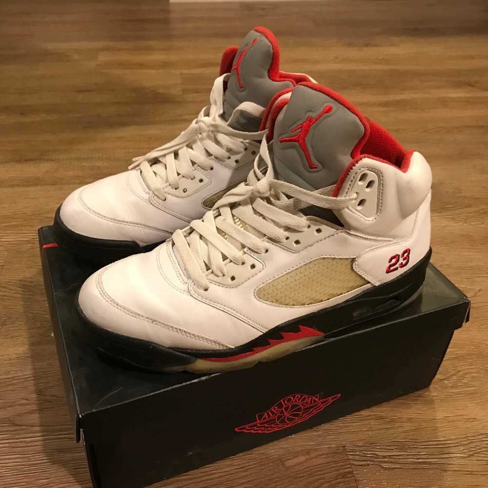 Air Jordan 5 Fire Red Countdown